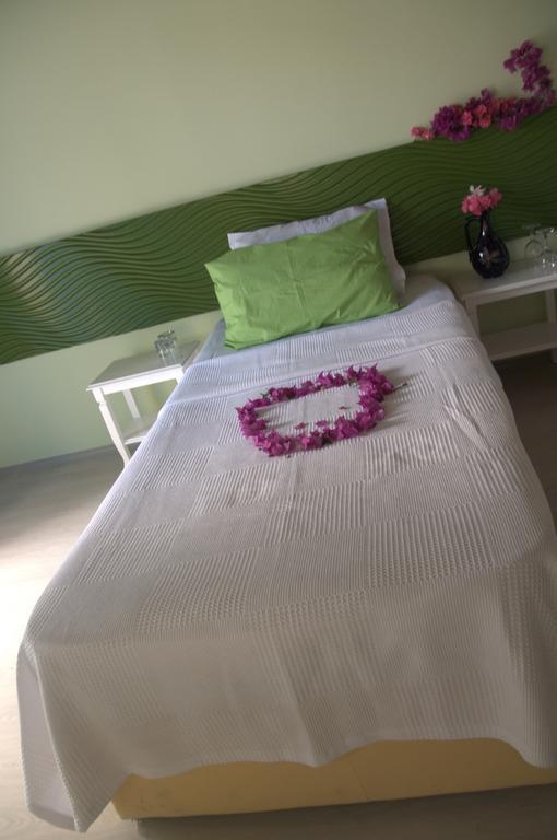 Pasalimani Hotel Çeşme Habitación foto